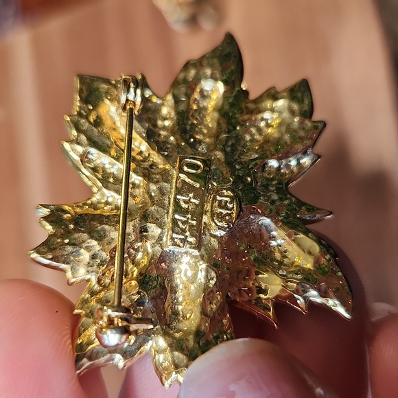 Christmas Brooch Pin Trio - Picture 7 of 9